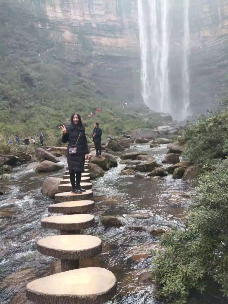 救援传统的印度女孩